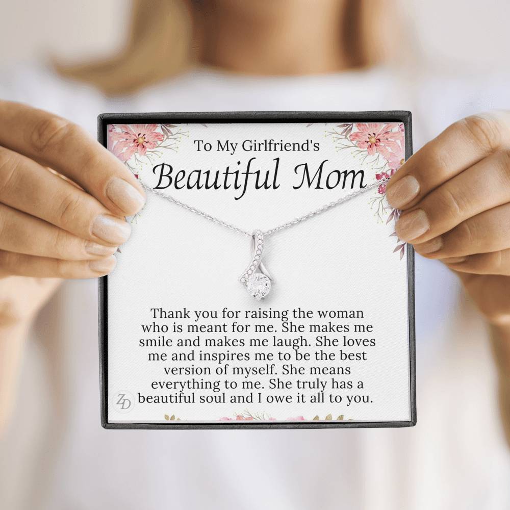 To My Girlfriend's Mom-"Everything to Me" Alluring Necklace