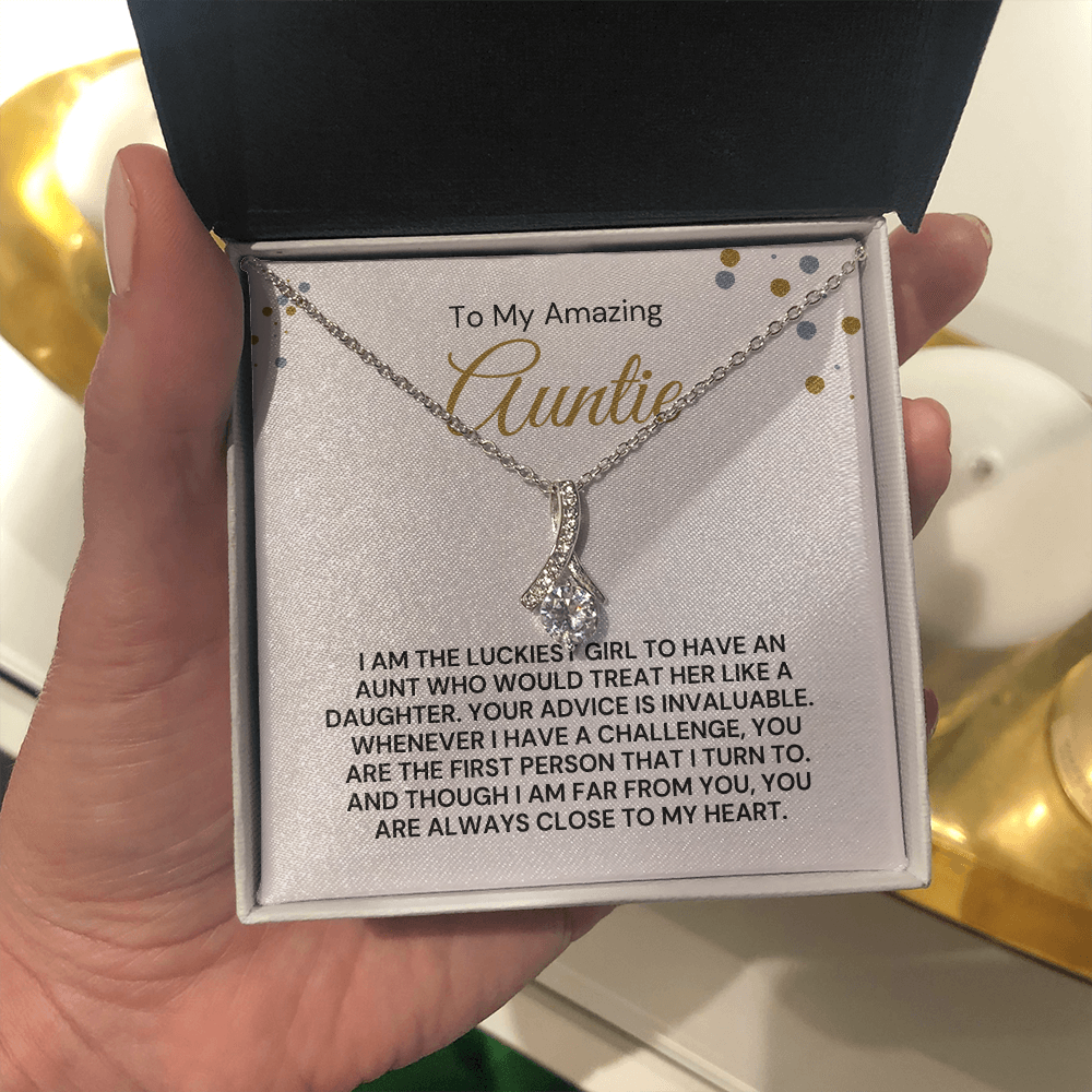 To My Amazing Auntie-"I Am Lucky" Alluring Necklace